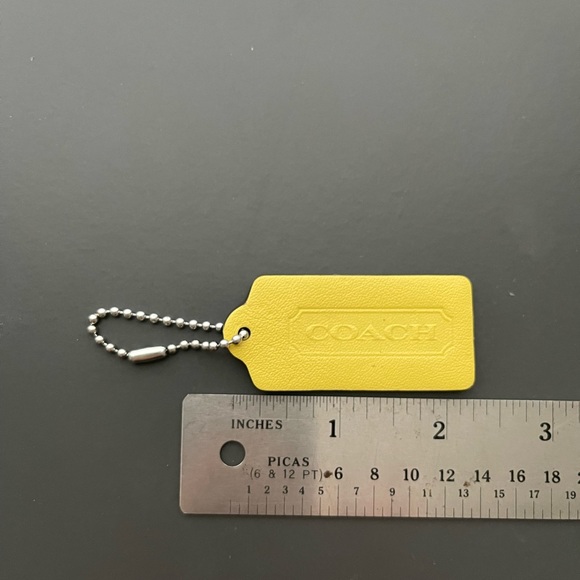 Coach Yellow Hang tag - Picture 2 of 2